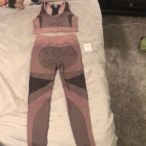 Seamless Active set. Never worn